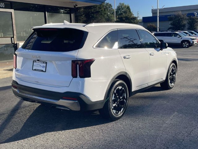 Used 2025 Kia Sorento S w/ Panoramic Sunroof Package FWD image 6
