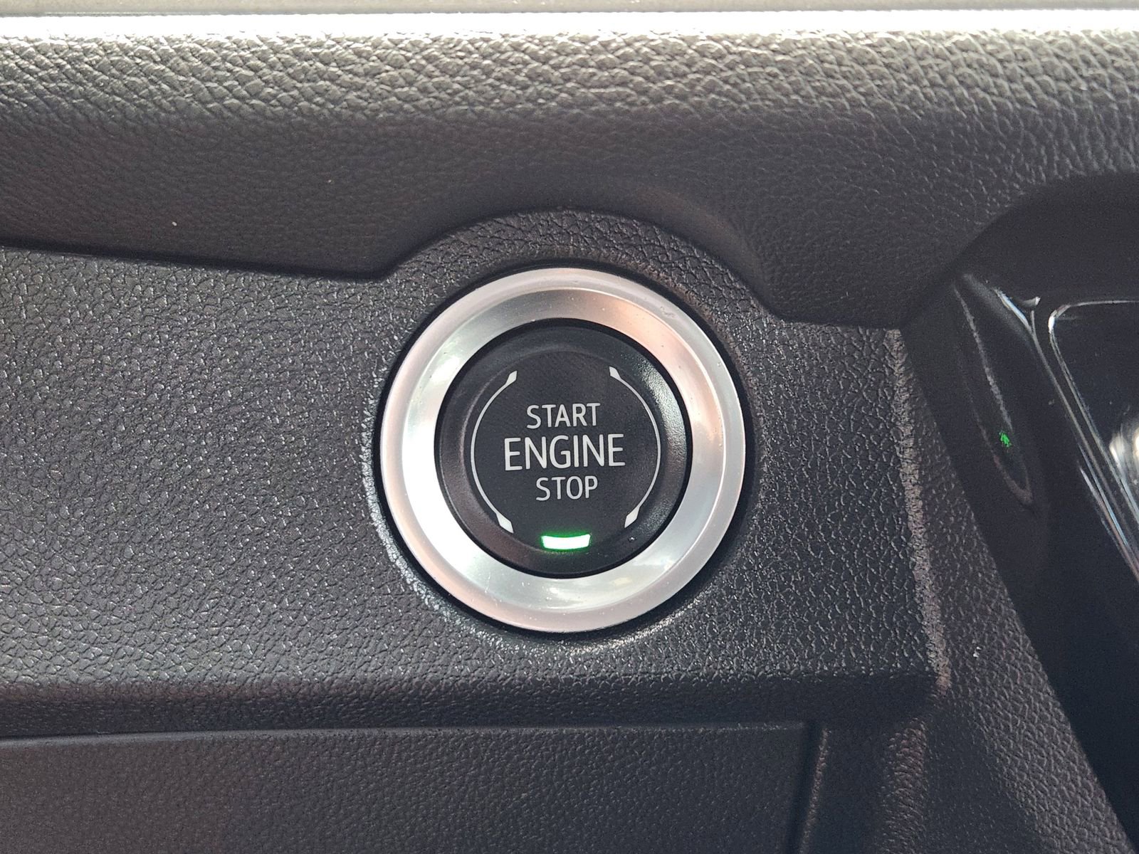 Used 2024 Chevrolet Traverse LT image 22