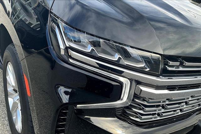 Used 2023 Chevrolet Suburban Premier image 32