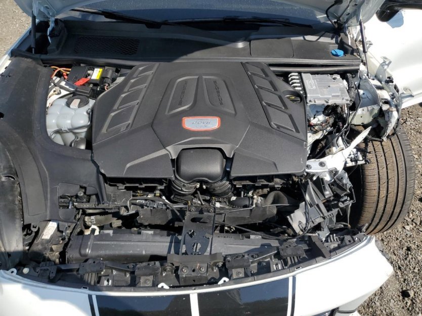 Used 2021 Porsche Cayenne GTS image 9