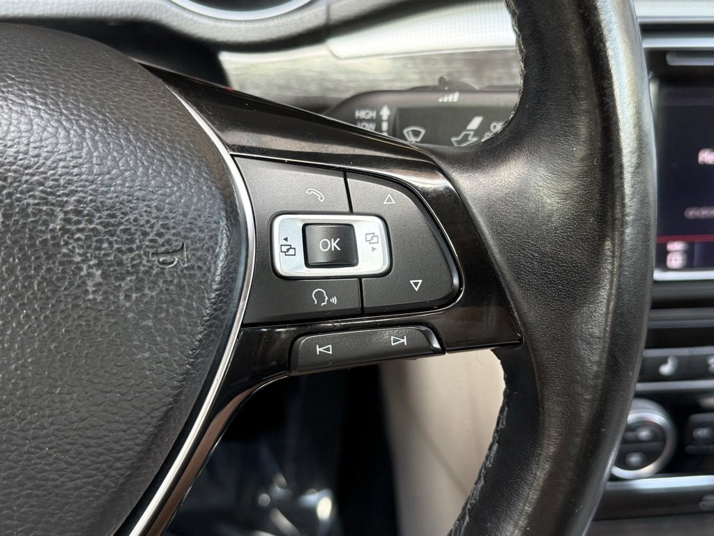 Used 2018 Volkswagen Passat 2.0T SE image 28