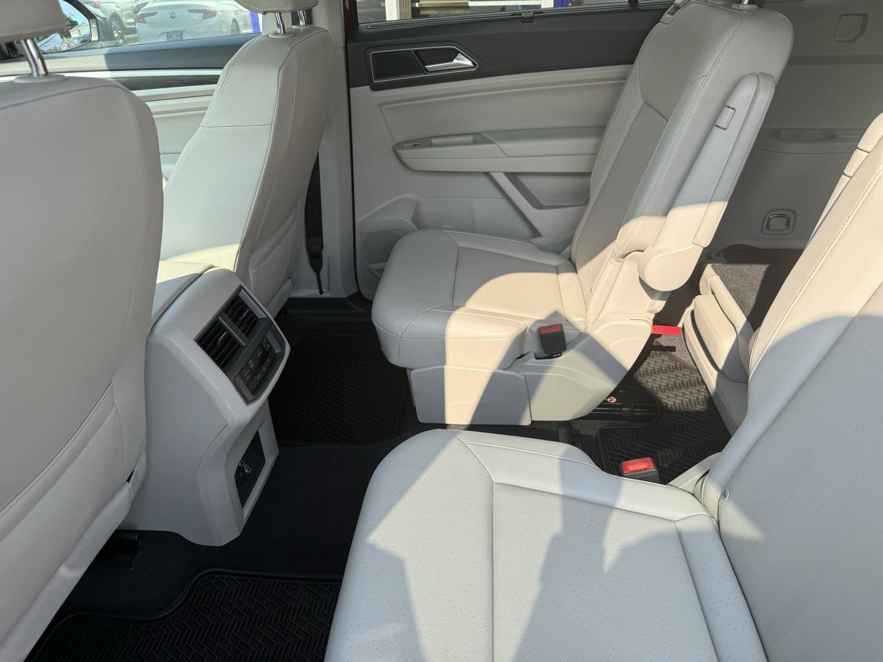 Used 2019 Volkswagen Atlas SE w/ Panoramic Sunroof Package AWD/4WD image 13