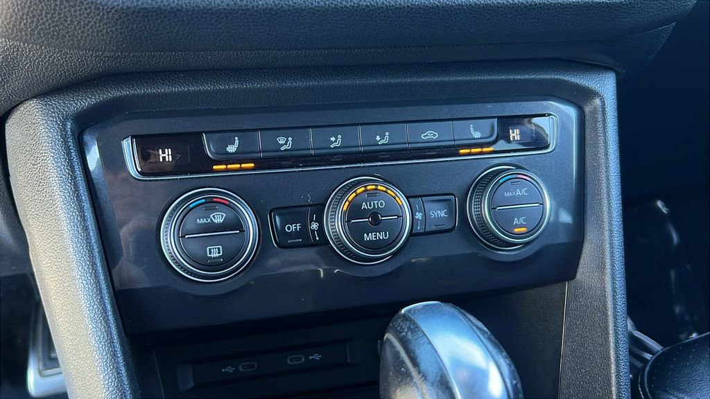 Used 2021 Volkswagen Tiguan SE R-Line image 27