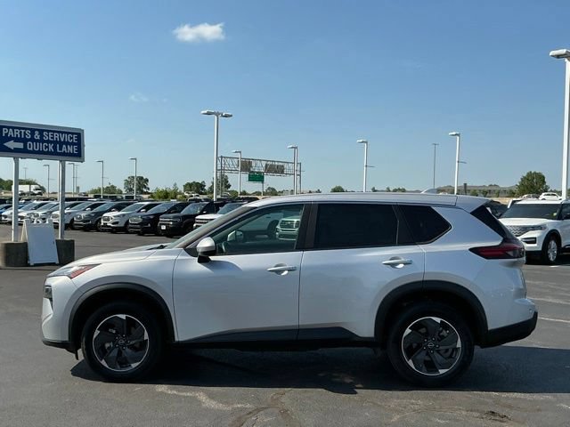 Used 2025 Nissan Rogue SV FWD image 8