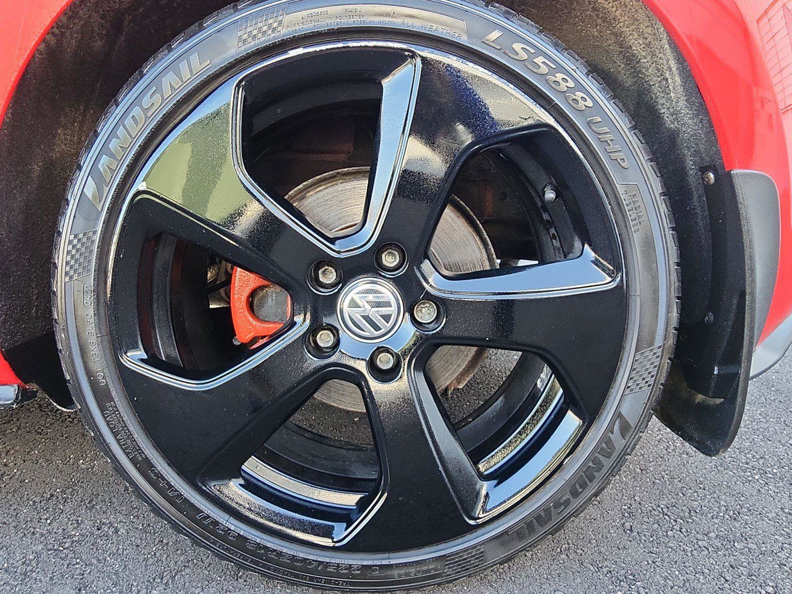 Used 2015 Volkswagen GTI SE w/ Lighting Package (SEL) image 9