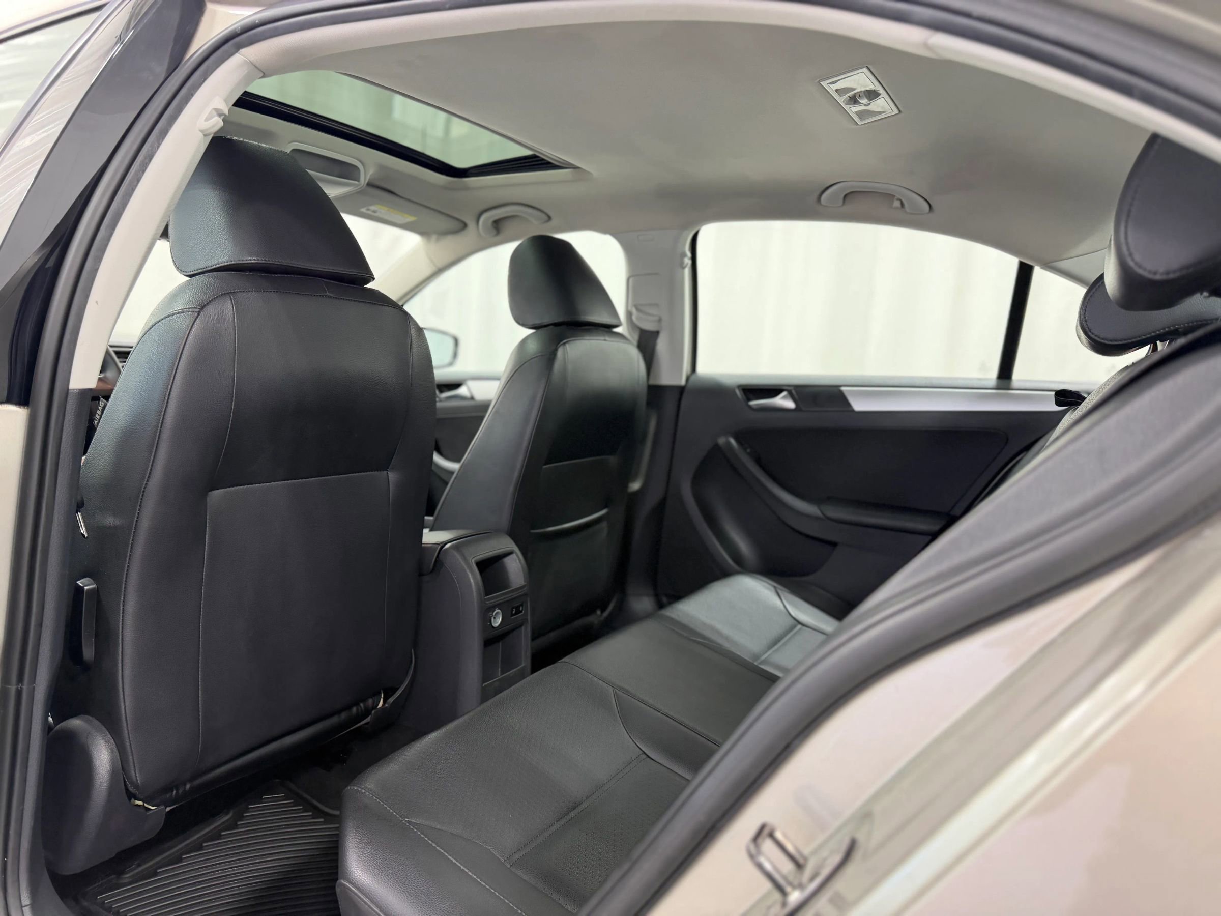 Used 2013 Volkswagen Jetta SE image 34