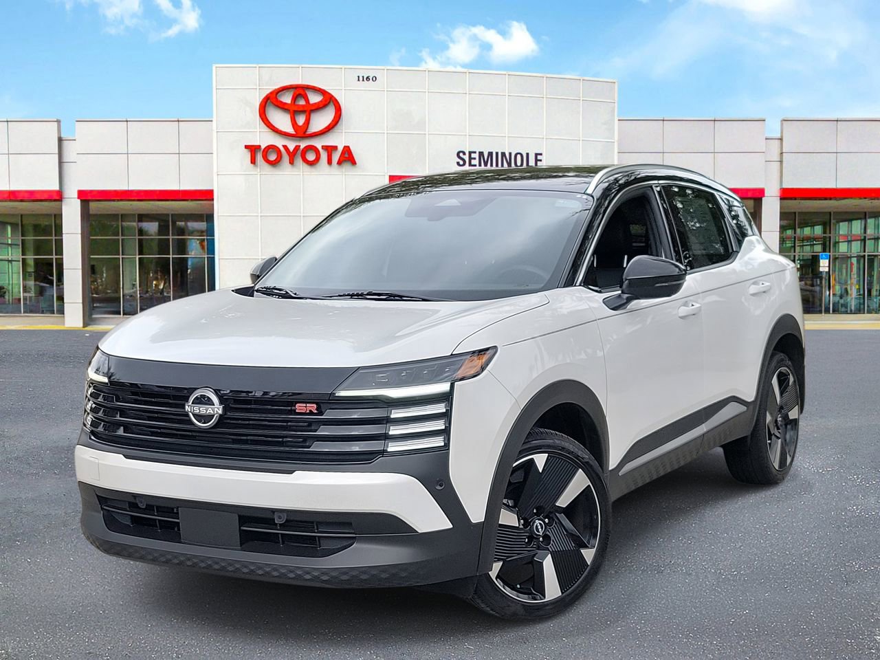 Used 2025 Nissan Kicks SR image 1