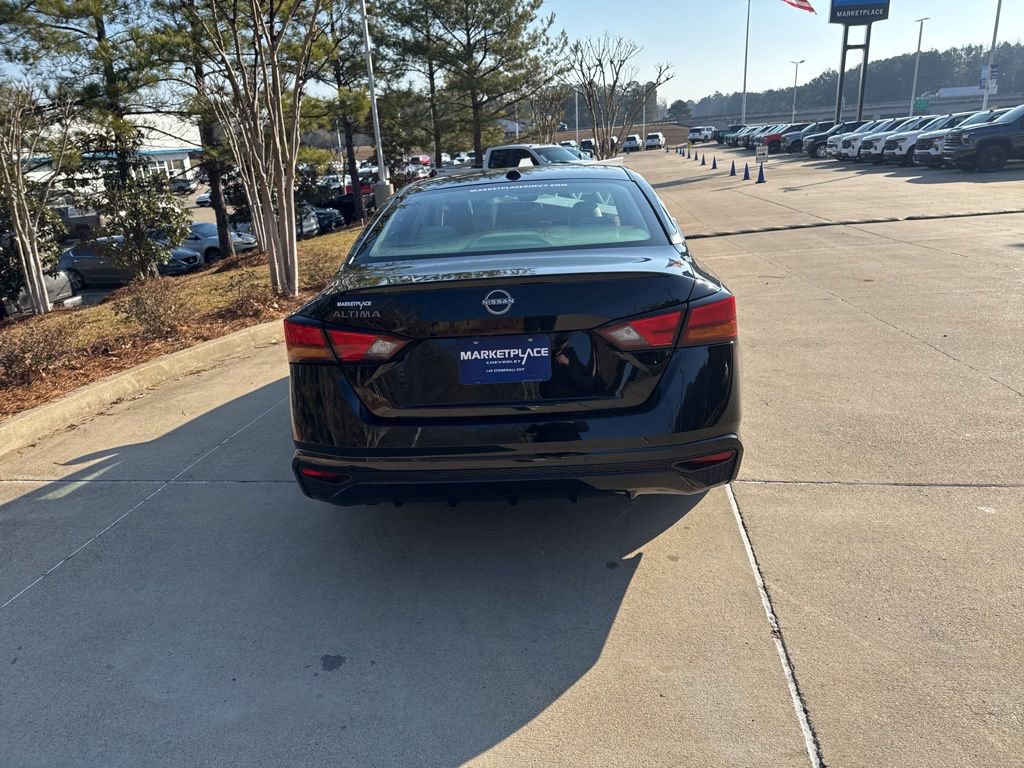 Used 2025 Nissan Altima 2.5 SV image 5