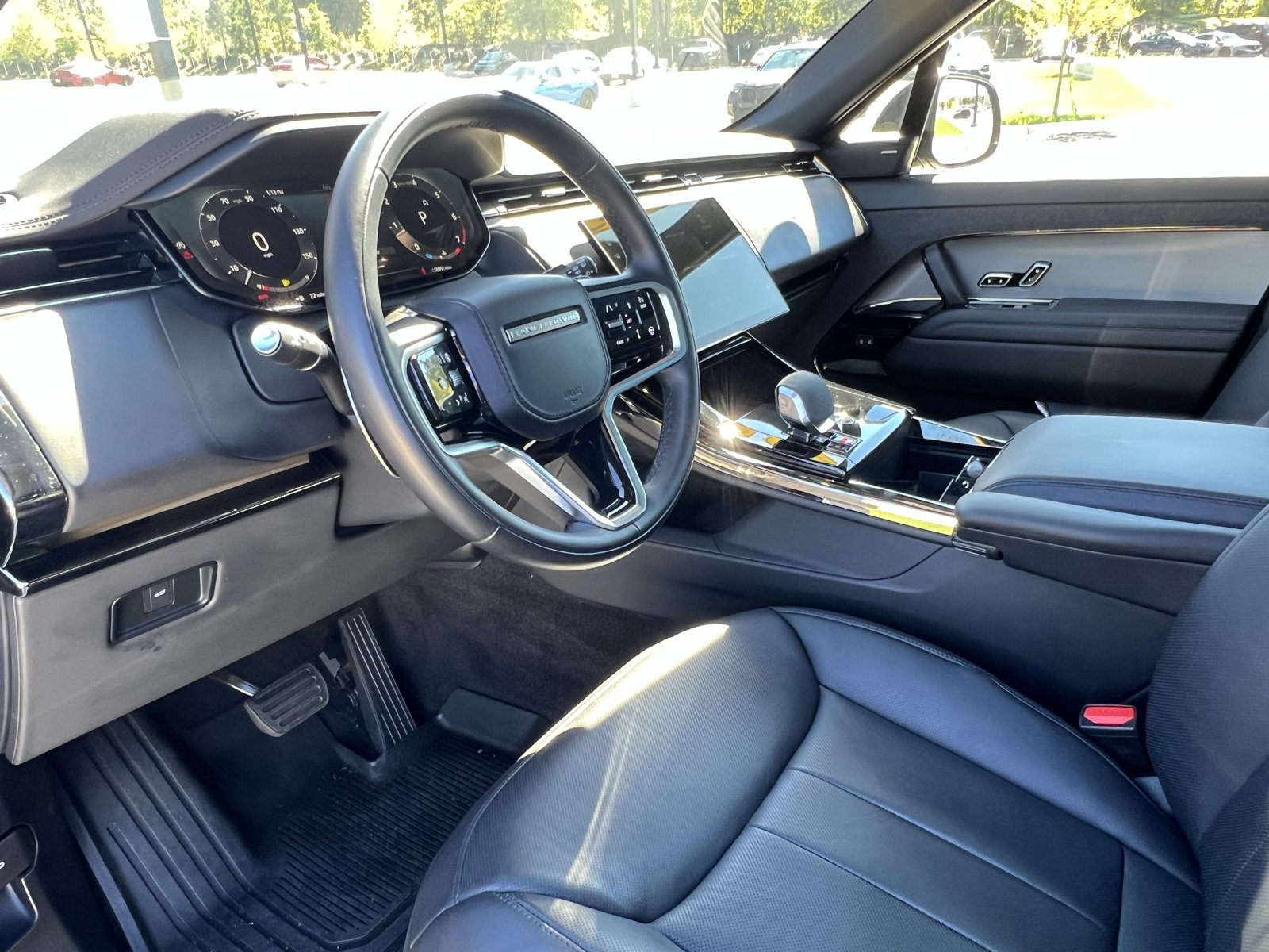 Used 2025 Land Rover Range Rover Sport SE AWD/4WD image 16
