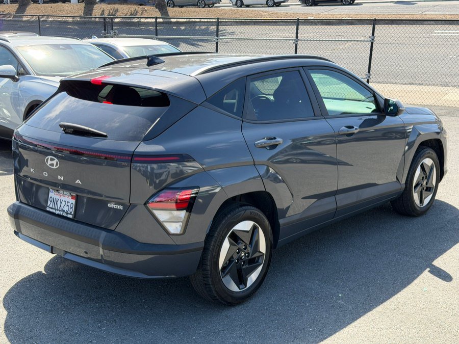 Used 2024 Hyundai Kona SEL FWD image 5