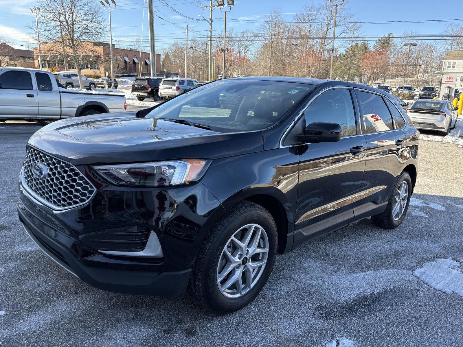 Used 2024 Ford Edge SEL image 3
