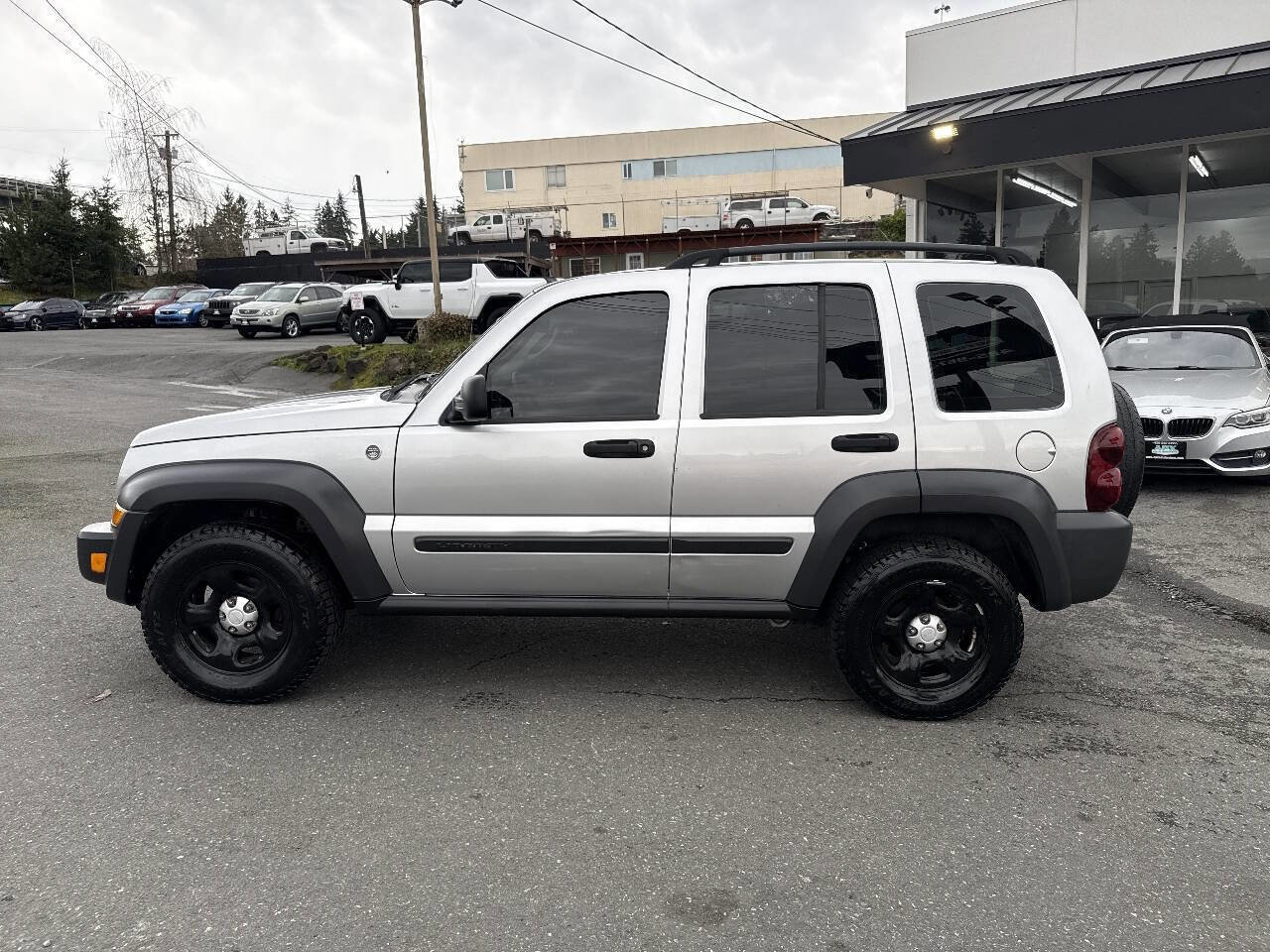 Used 2007 Jeep Liberty Sport image 3
