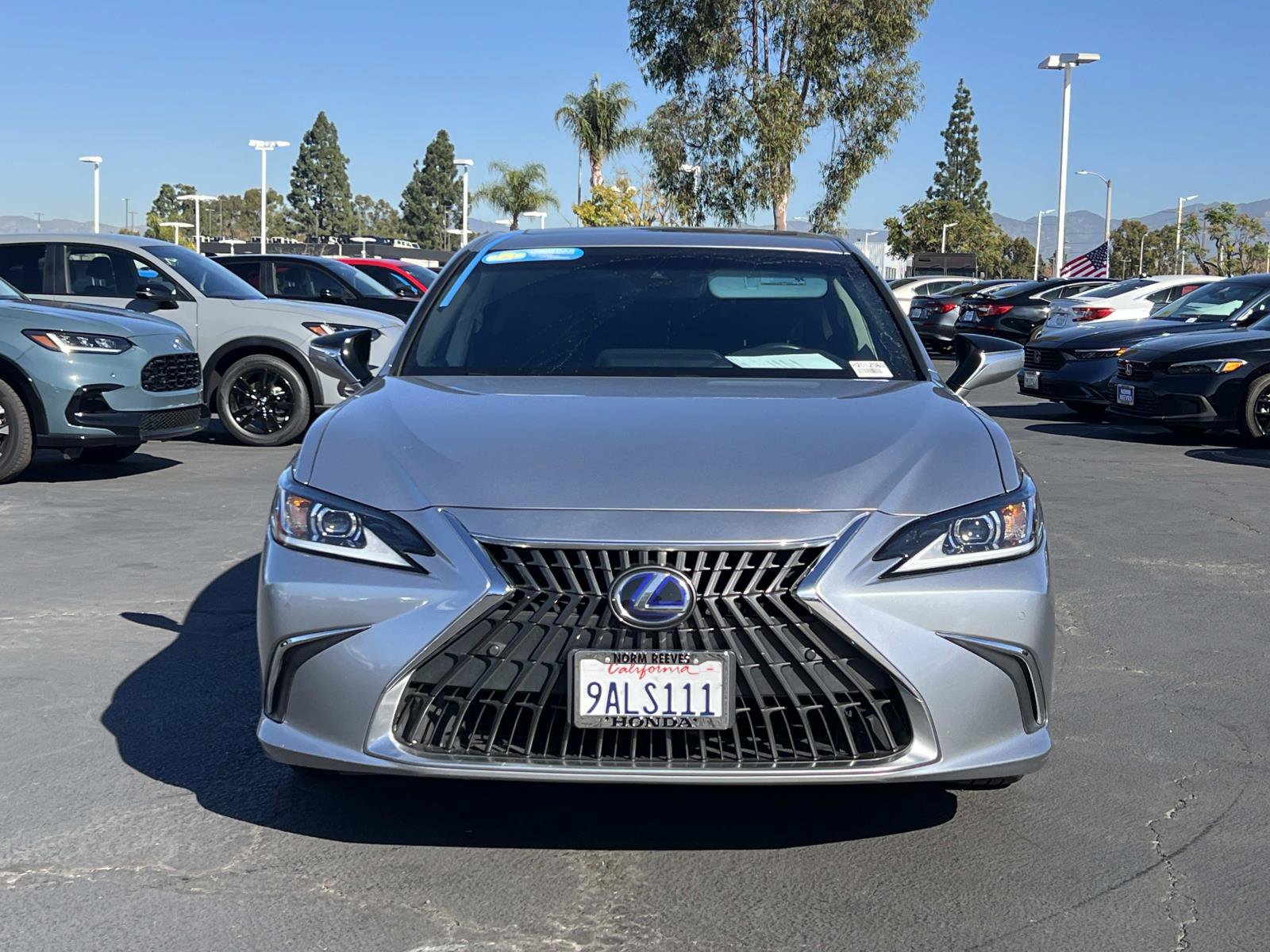 Used 2022 Lexus ES 300h w/ Premium Package image 4