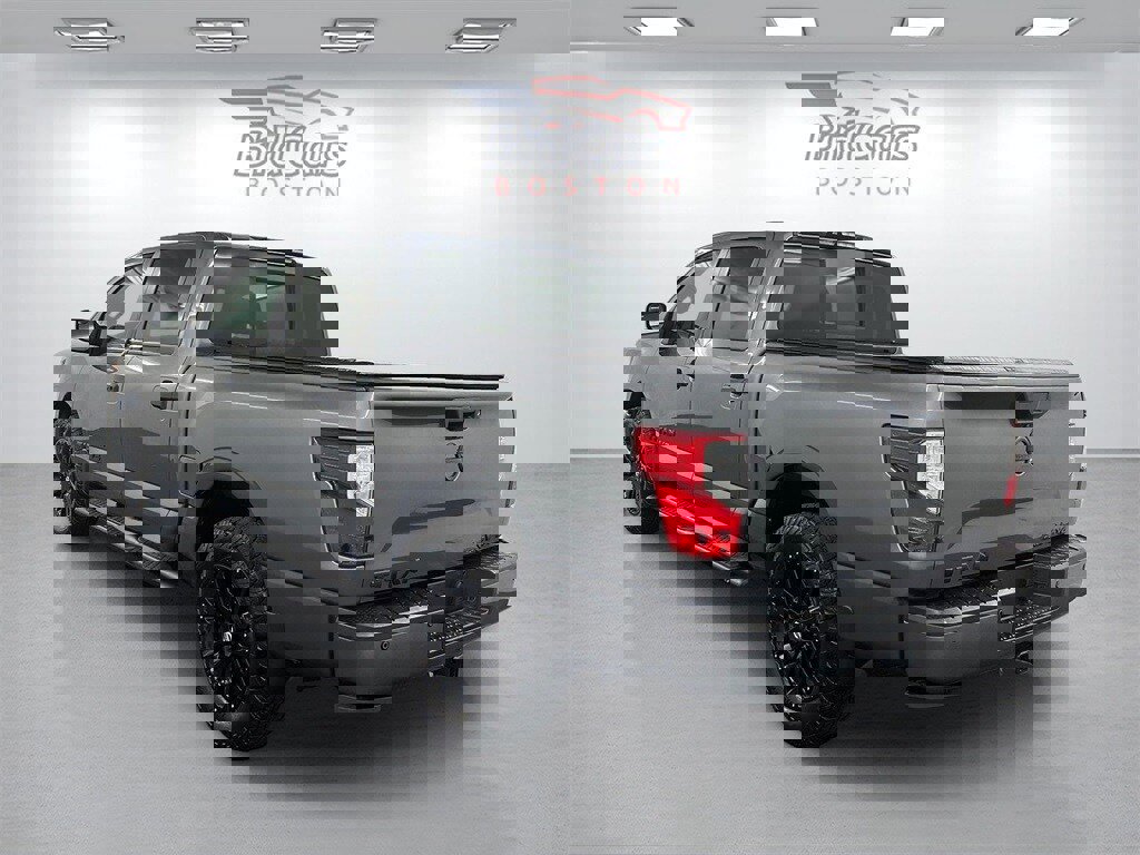 Used 2019 Nissan Titan SV w/ SV Convenience Package image 6