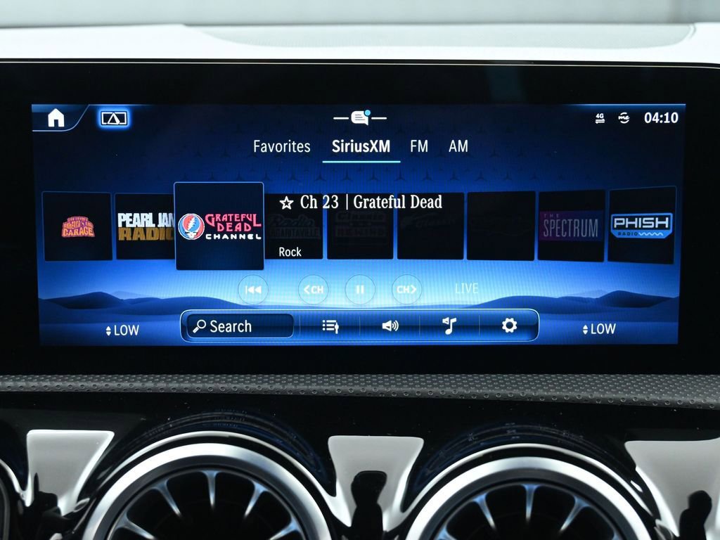 Used 2025 Mercedes-Benz CLA 250 image 32
