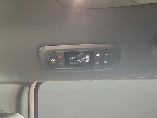 Used 2025 Chrysler Pacifica Select FWD image 32
