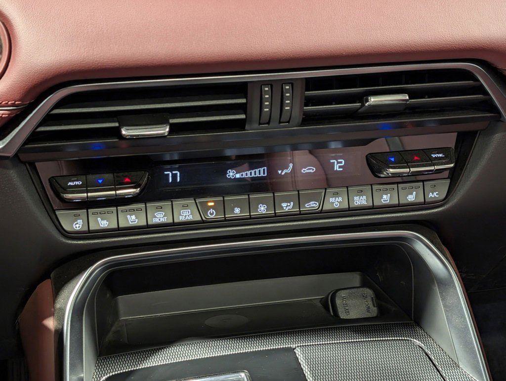 New 2025 MAZDA CX-70 Plug-In Hybrid w/ Premium Plus AWD/4WD image 23