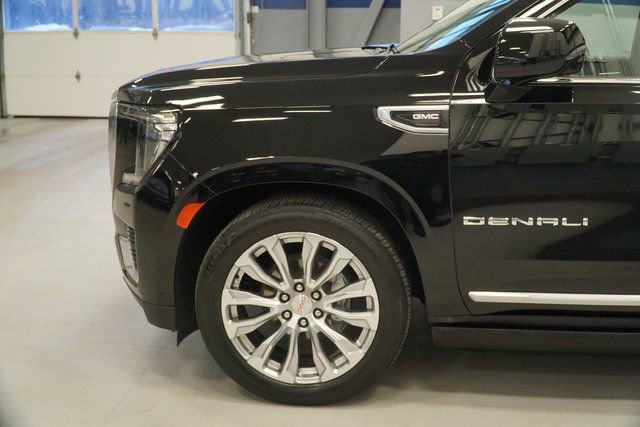 Used 2024 GMC Yukon XL Denali w/ Denali Reserve Package image 11