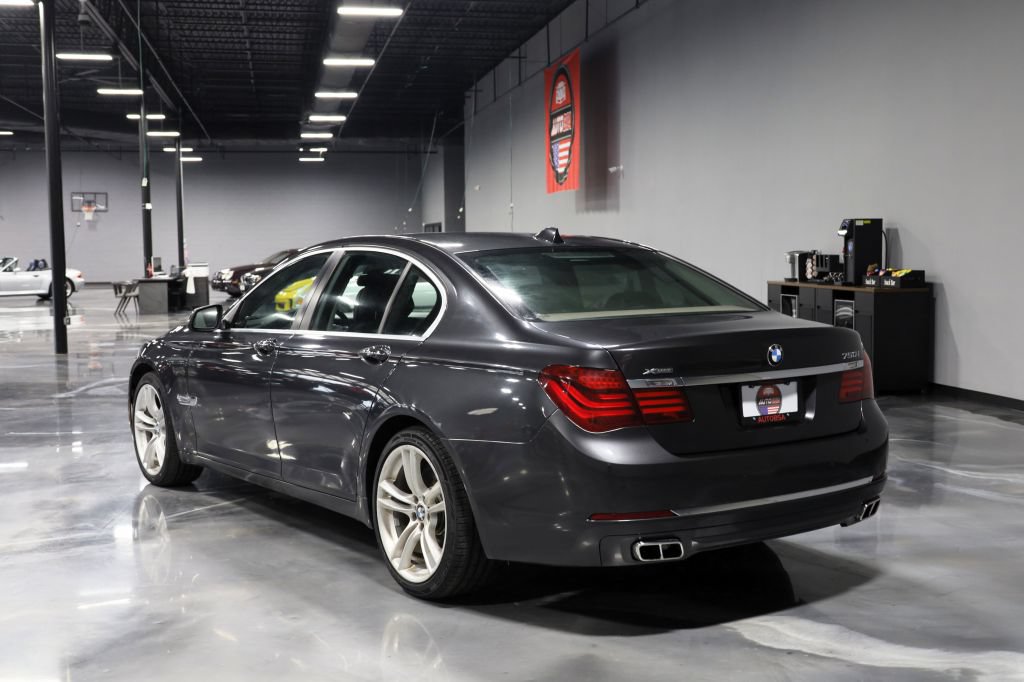 Used 2013 BMW 750i xDrive AWD/4WD image 5