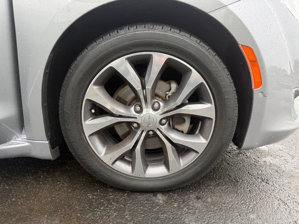 Used 2017 Chrysler Pacifica Limited w/ Advanced Safetytec Group FWD image 67