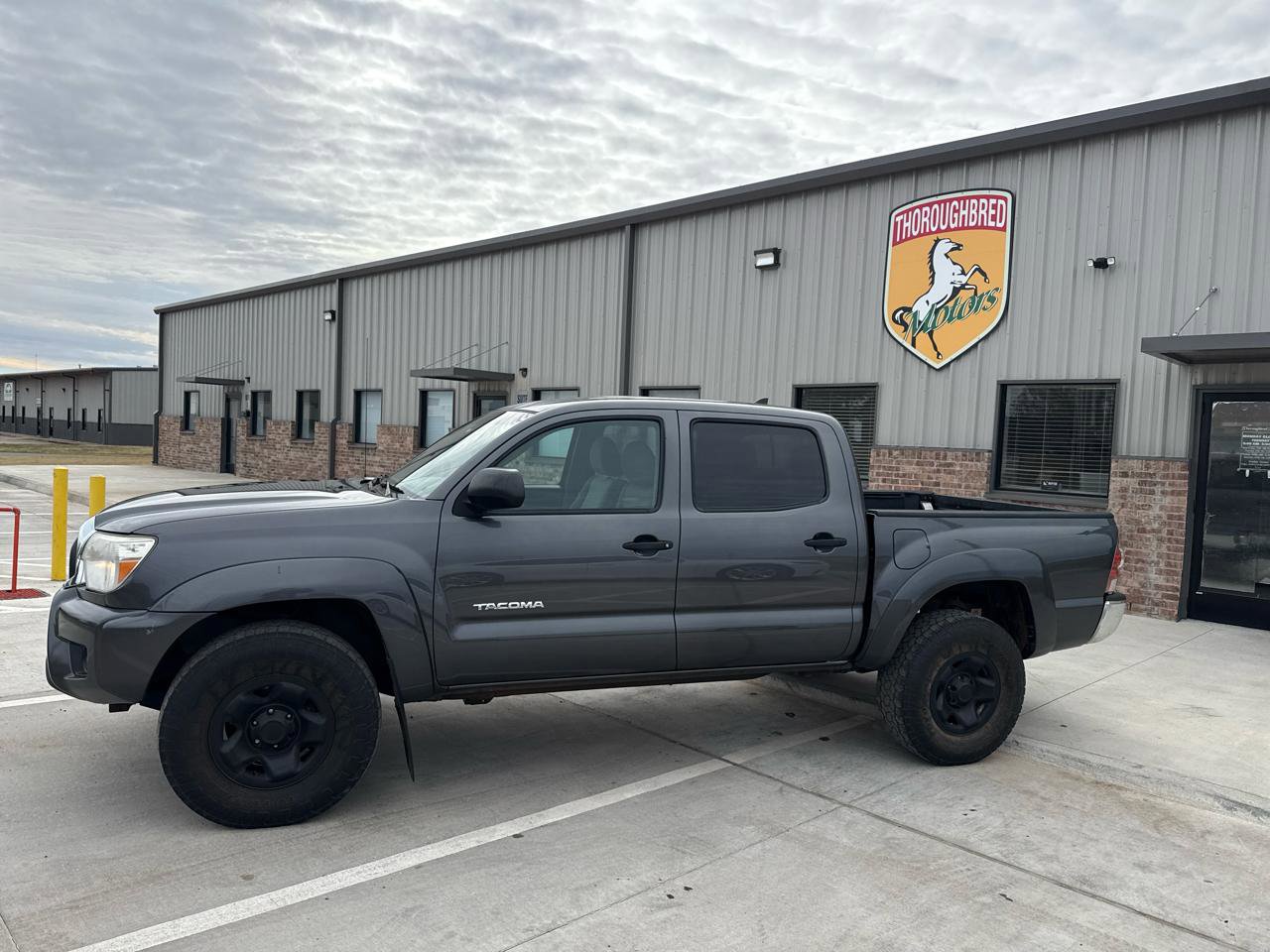 Used 2014 Toyota Tacoma 4x4 Double Cab w/ SR5 Package image 14