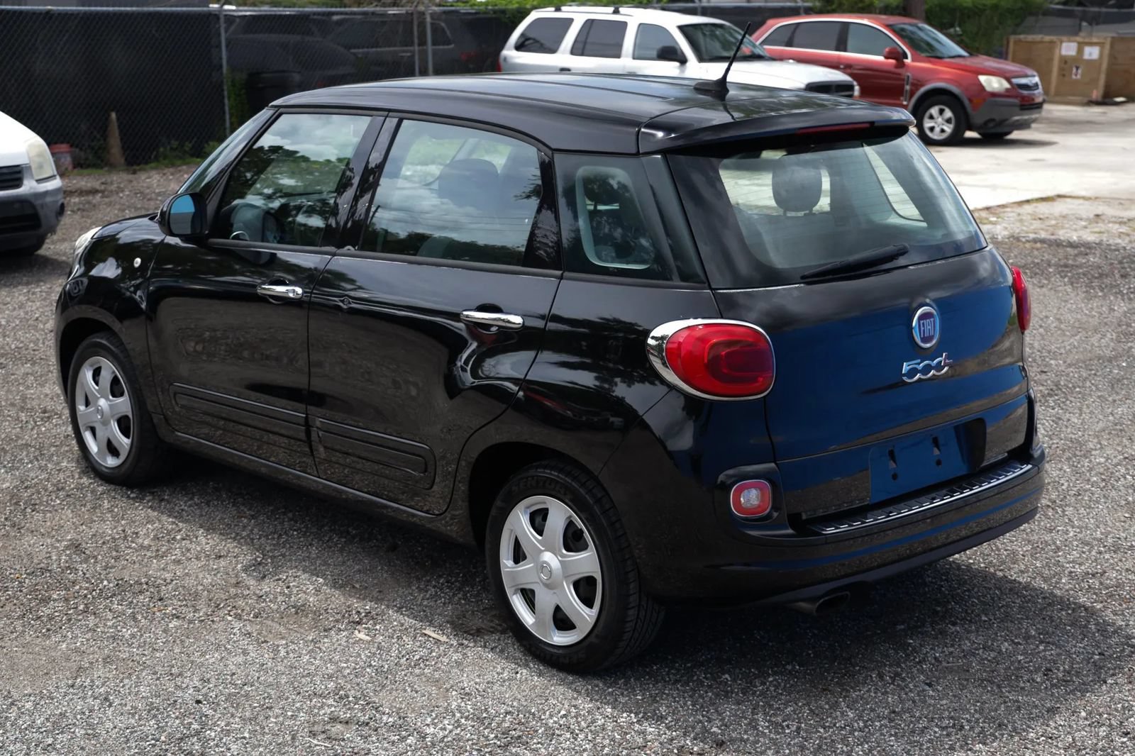Used 2016 FIAT 500L Pop FWD image 4