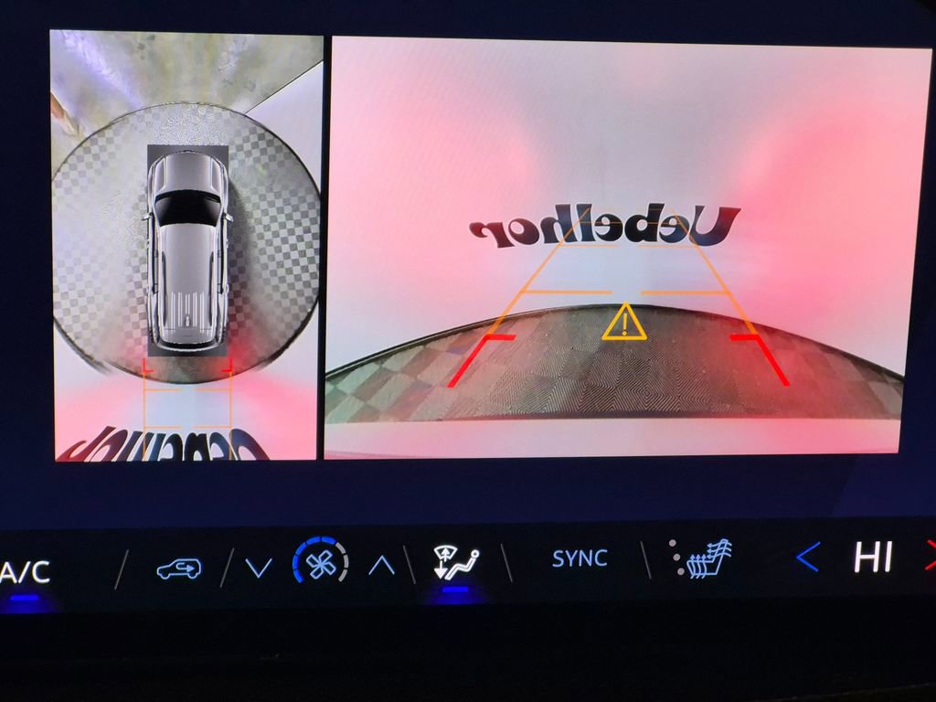 New 2026 Chevrolet Traverse Z71 w/ Driver Confidence Package AWD/4WD image 19