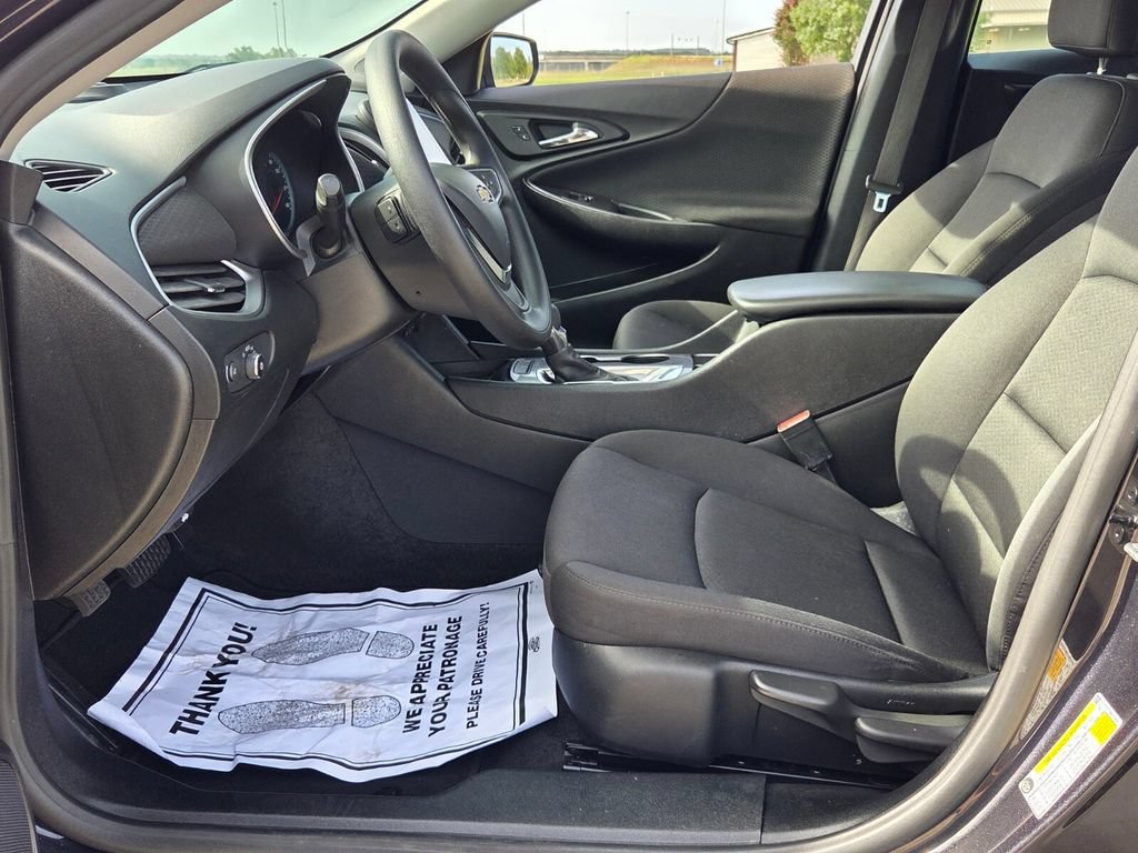 Used 2022 Chevrolet Malibu LS FWD image 3