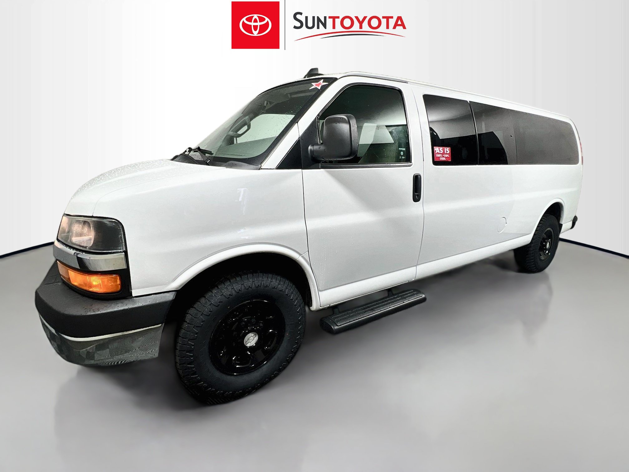 Used 2017 Chevrolet Express 3500 LT w/ LT Preferred Equipment Group RWD image 9
