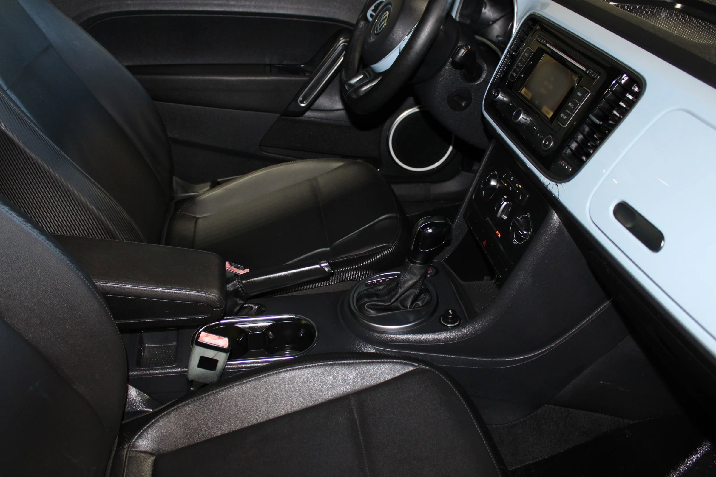 Used 2012 Volkswagen Beetle 2.5 FWD image 24