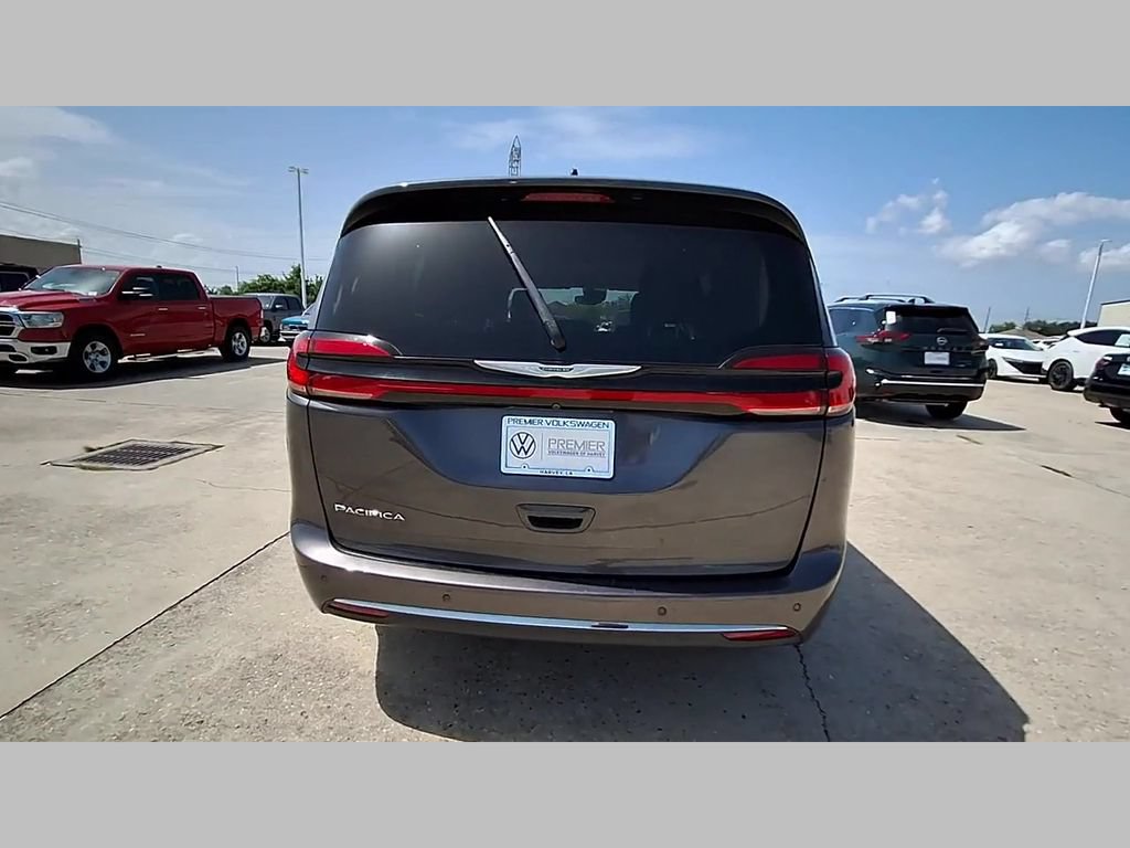 Used 2023 Chrysler Pacifica Touring-L FWD image 44