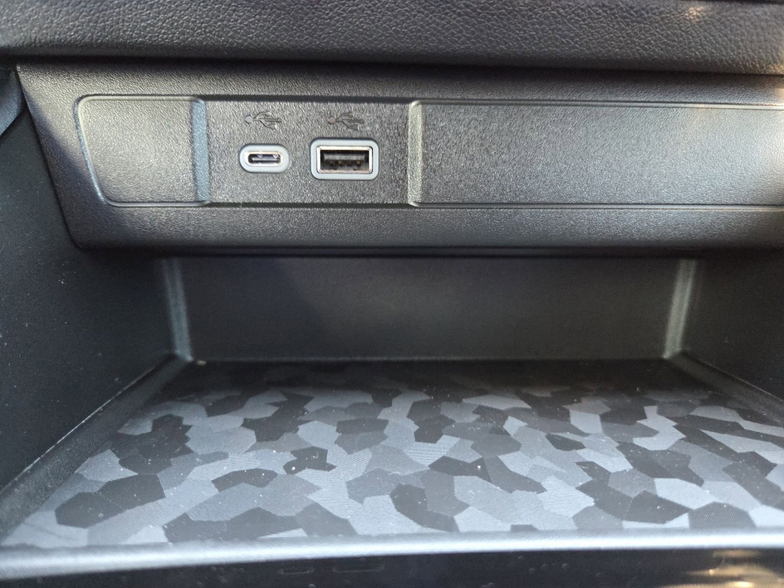 New 2026 GMC Canyon Elevation w/ Convenience Package image 12