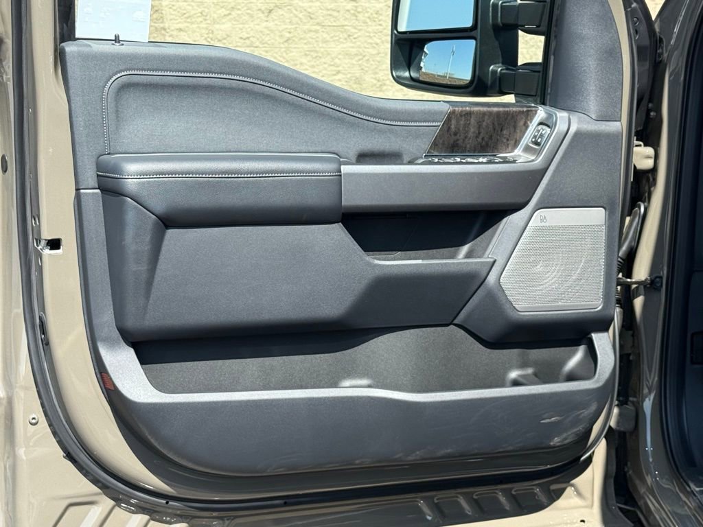 New 2026 Ford F250 4x4 Crew Cab Super Duty image 16
