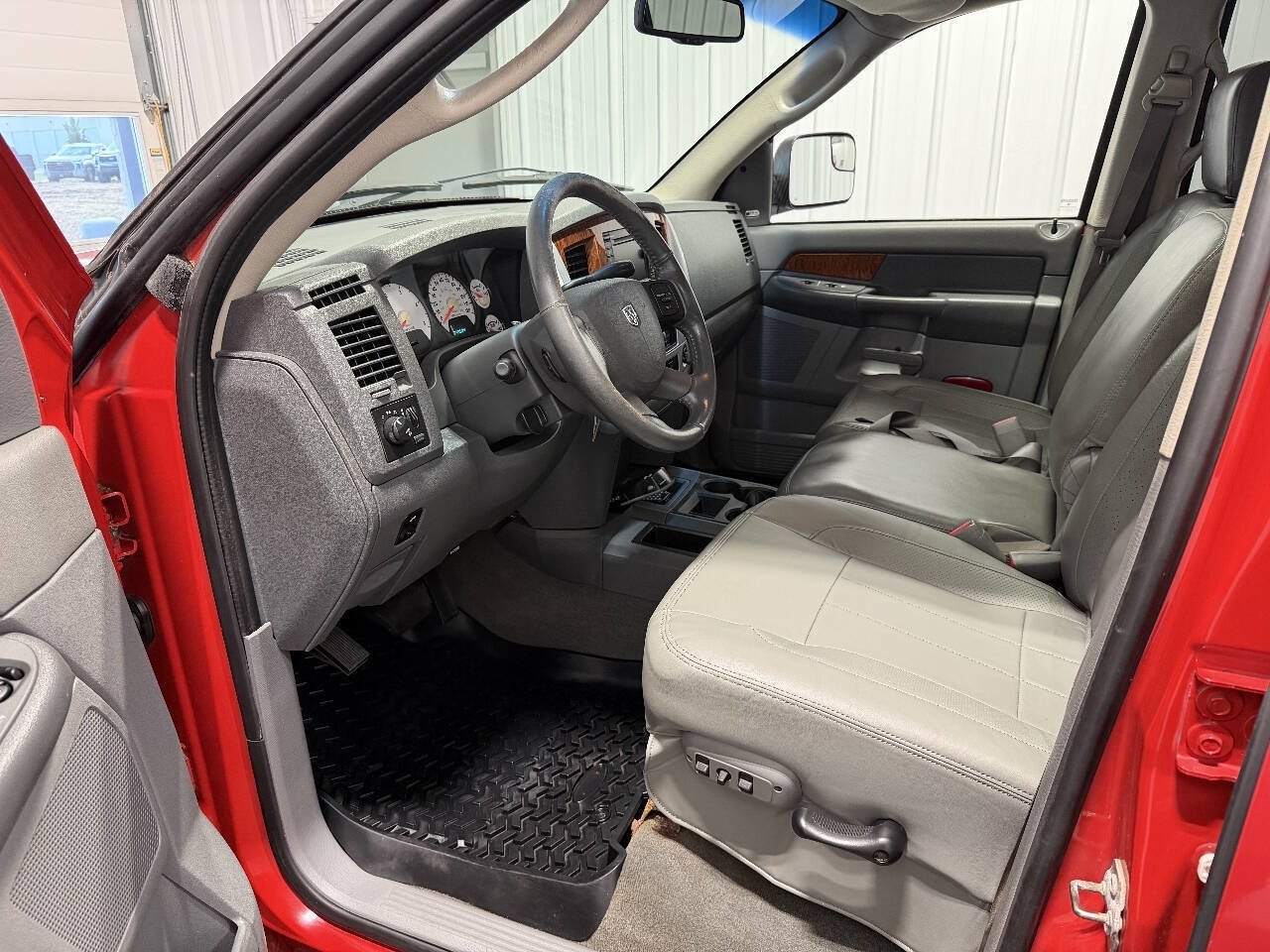 Used 2006 Dodge Ram 3500 Truck Laramie w/ Protection Group AWD/4WD image 16