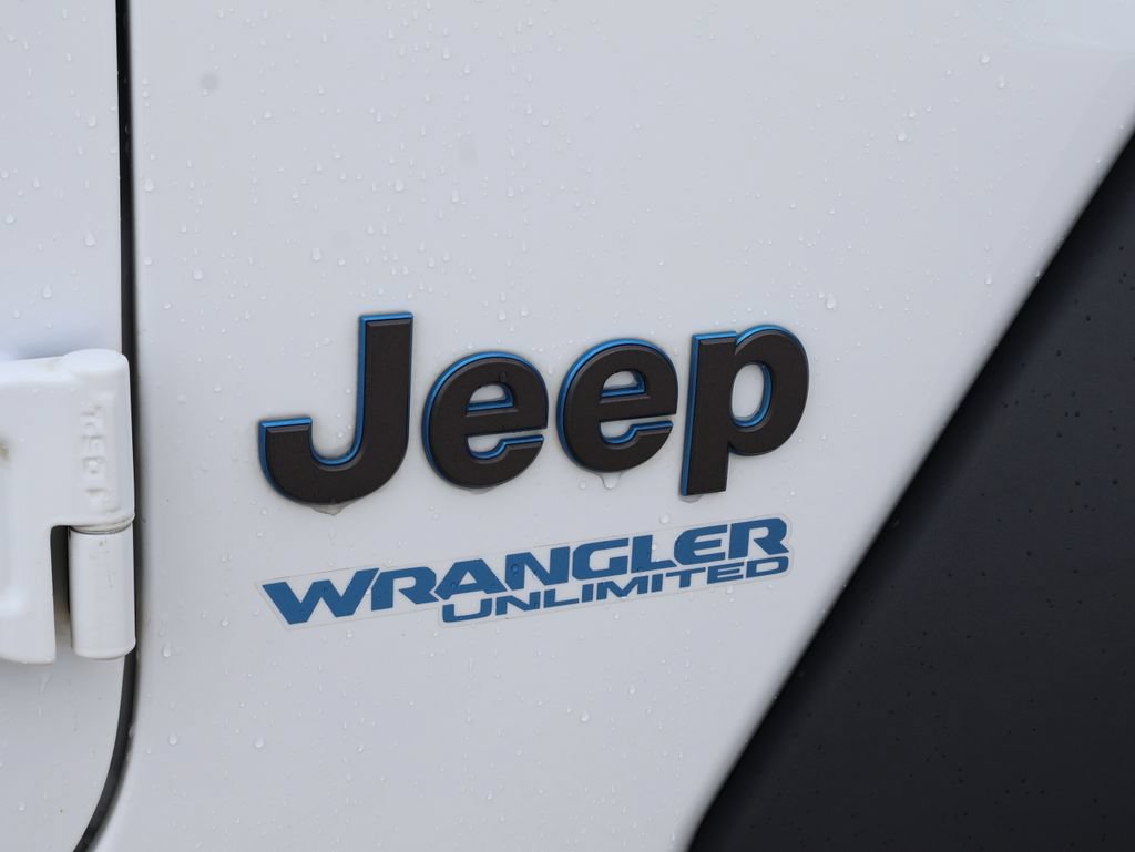 Used 2022 Jeep Wrangler Unlimited Rubicon 4xe w/ Cold Weather Group AWD/4WD image 9