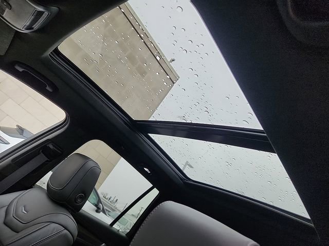 Certified 2025 Cadillac XT6 Sport w/ Platinum Package image 14