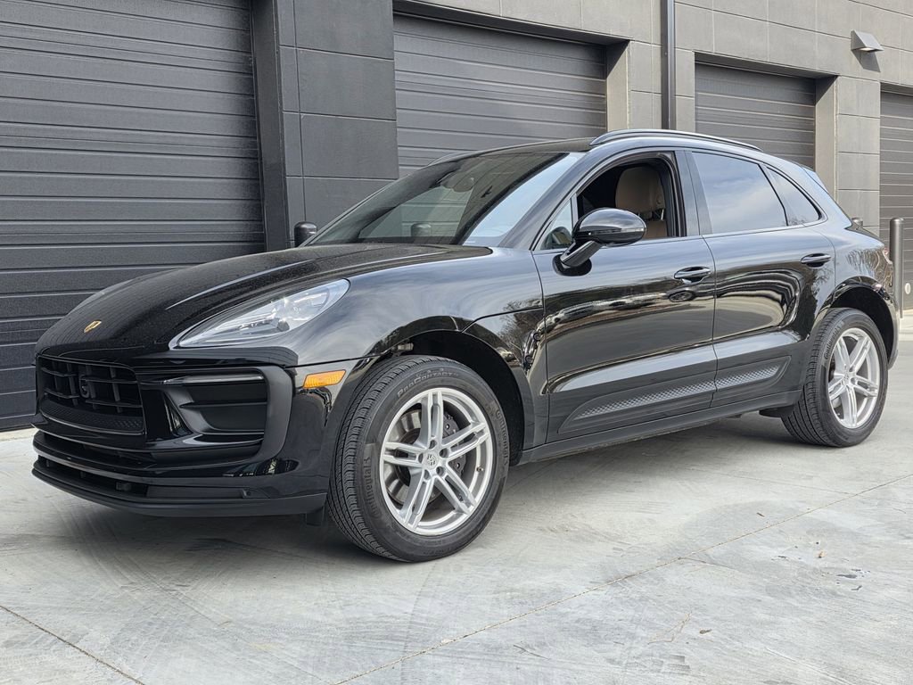 Certified 2023 Porsche Macan Turbo image 1