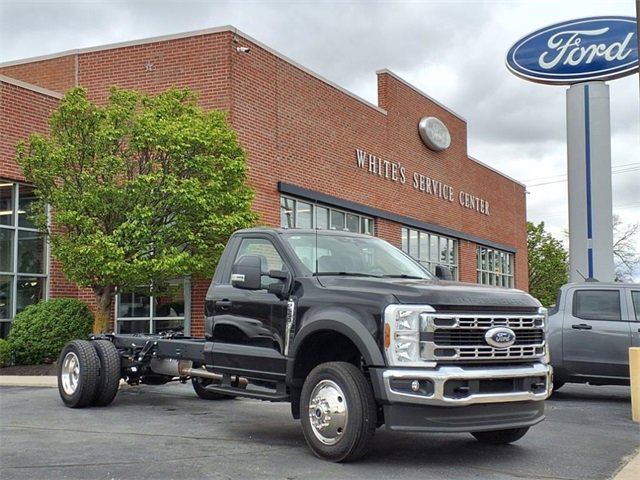 New 2025 Ford F550 4x4 Regular Cab Super Duty w/ XL Chrome Package image 2