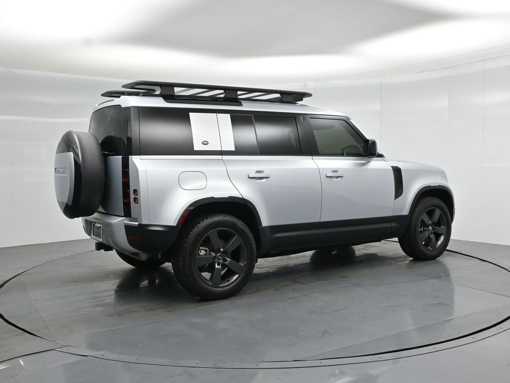 Used 2024 Land Rover Defender 110 S image 27