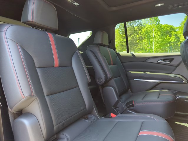 Used 2024 Chevrolet Traverse RS image 24