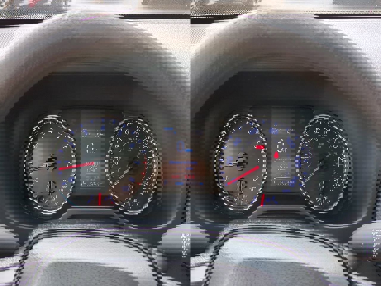 Used 2020 Toyota RAV4 LE FWD image 25