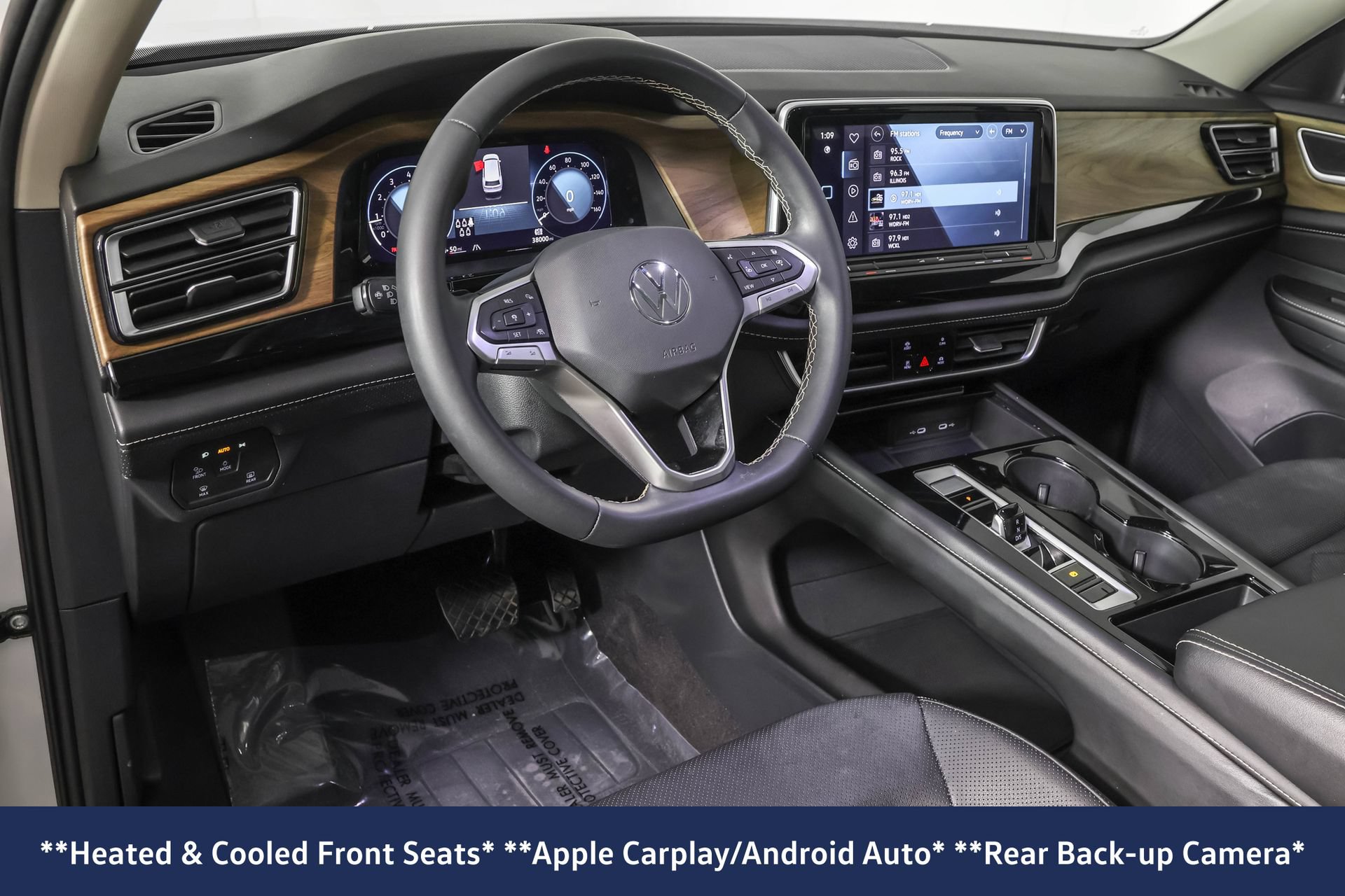 Used 2024 Volkswagen Atlas SE w/ Panoramic Sunroof Package AWD/4WD image 5