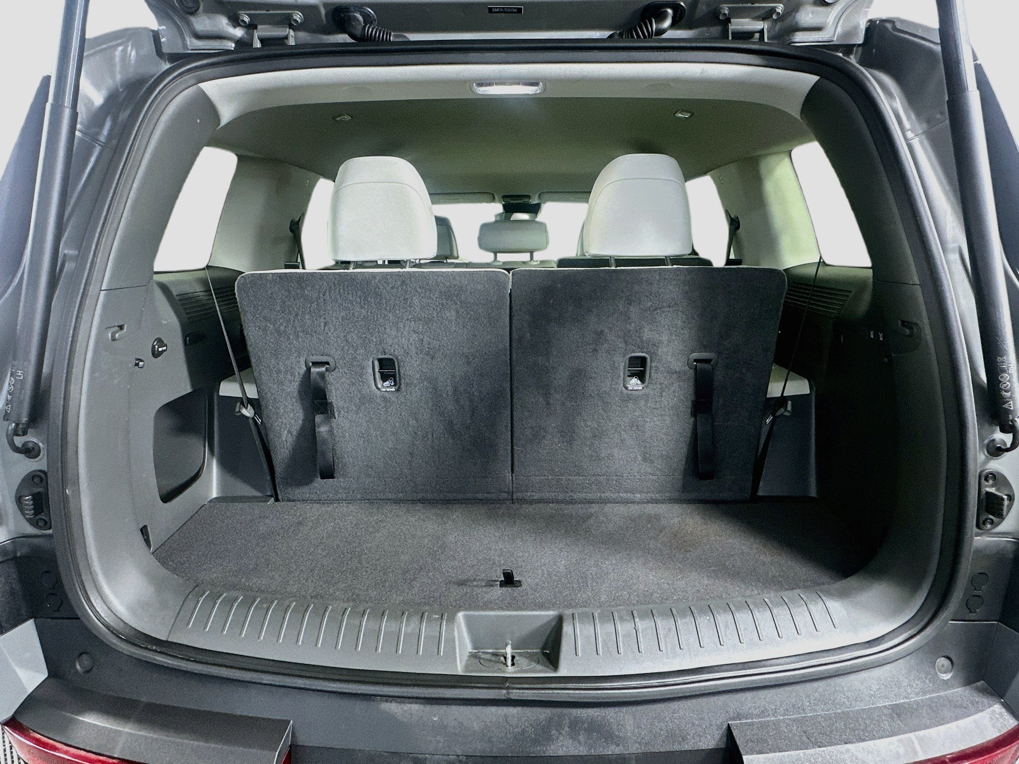 Used 2025 Hyundai Santa Fe SEL FWD image 29