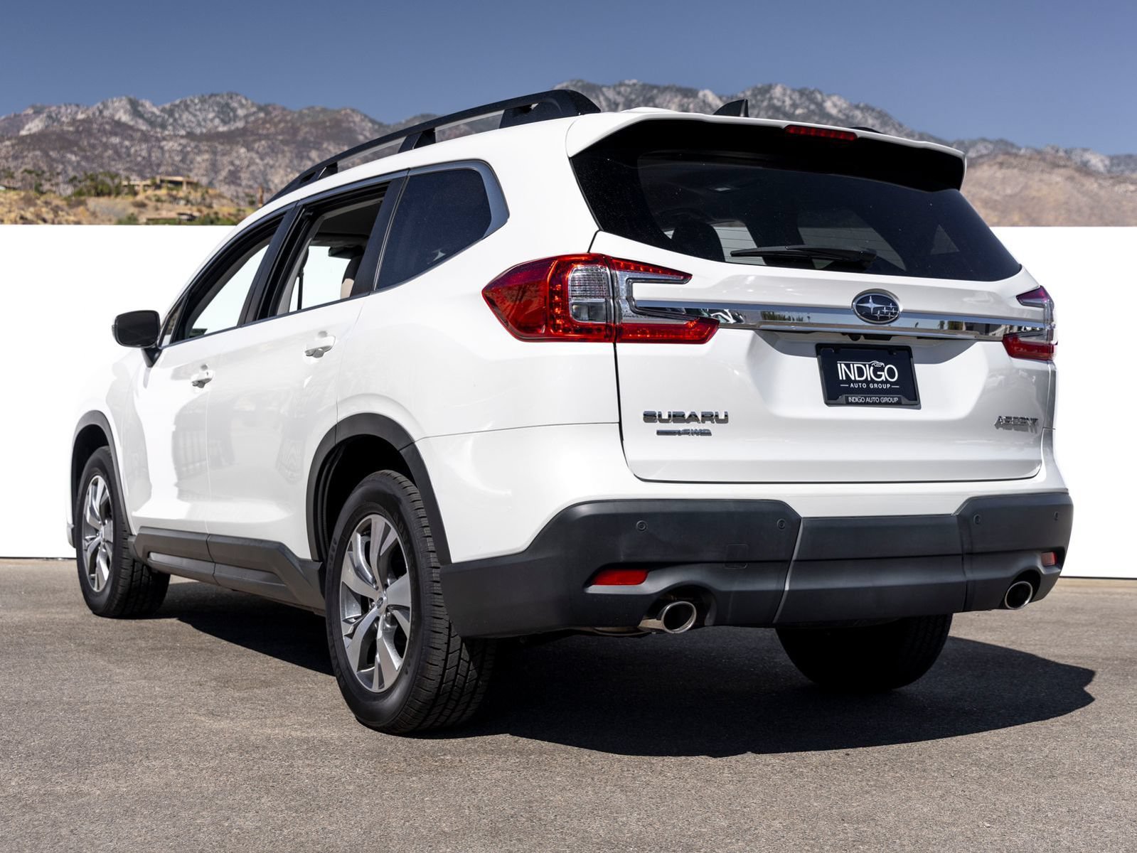 Used 2023 Subaru Ascent Premium w/ Convenience Package AWD/4WD image 4