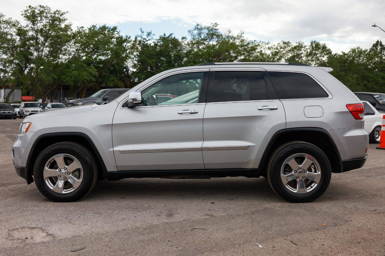 Used 2013 Jeep Grand Cherokee Limited image 3