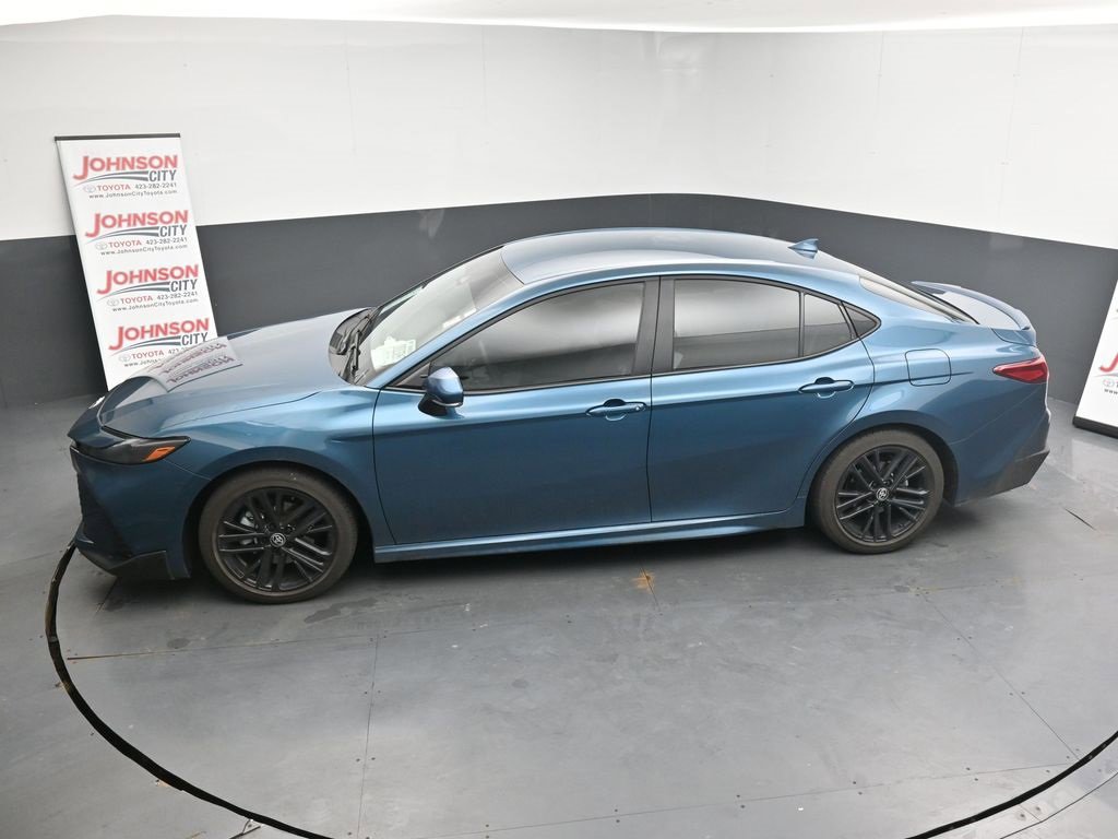Used 2025 Toyota Camry SE w/ Convenience Package image 13