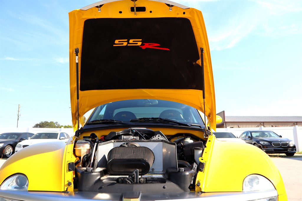 Used 2003 Chevrolet SSR w/ Preferred Equipment Group RWD image 68