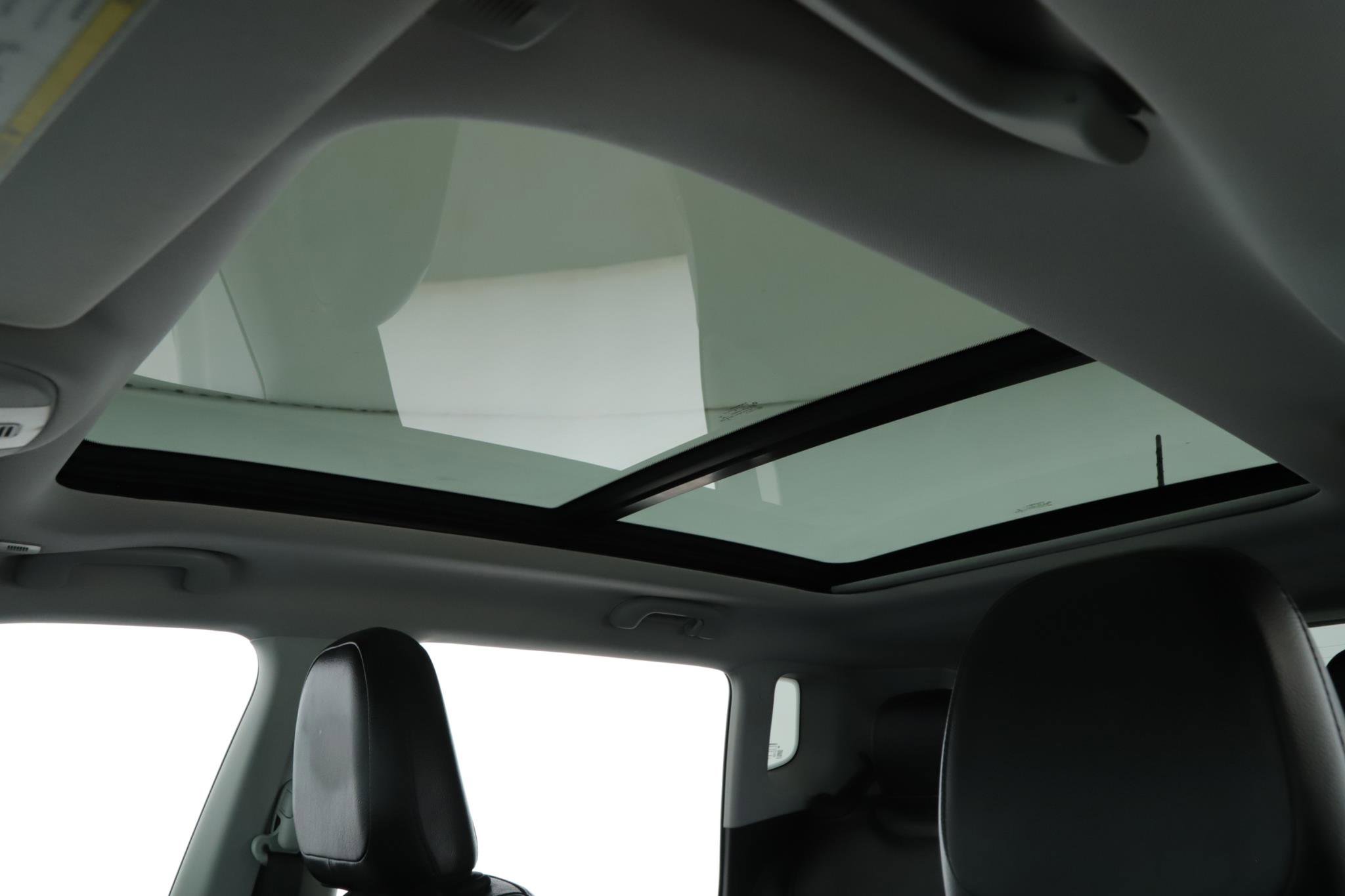 Certified 2019 Jeep Compass Limited w/ Safety & Security Group image 16