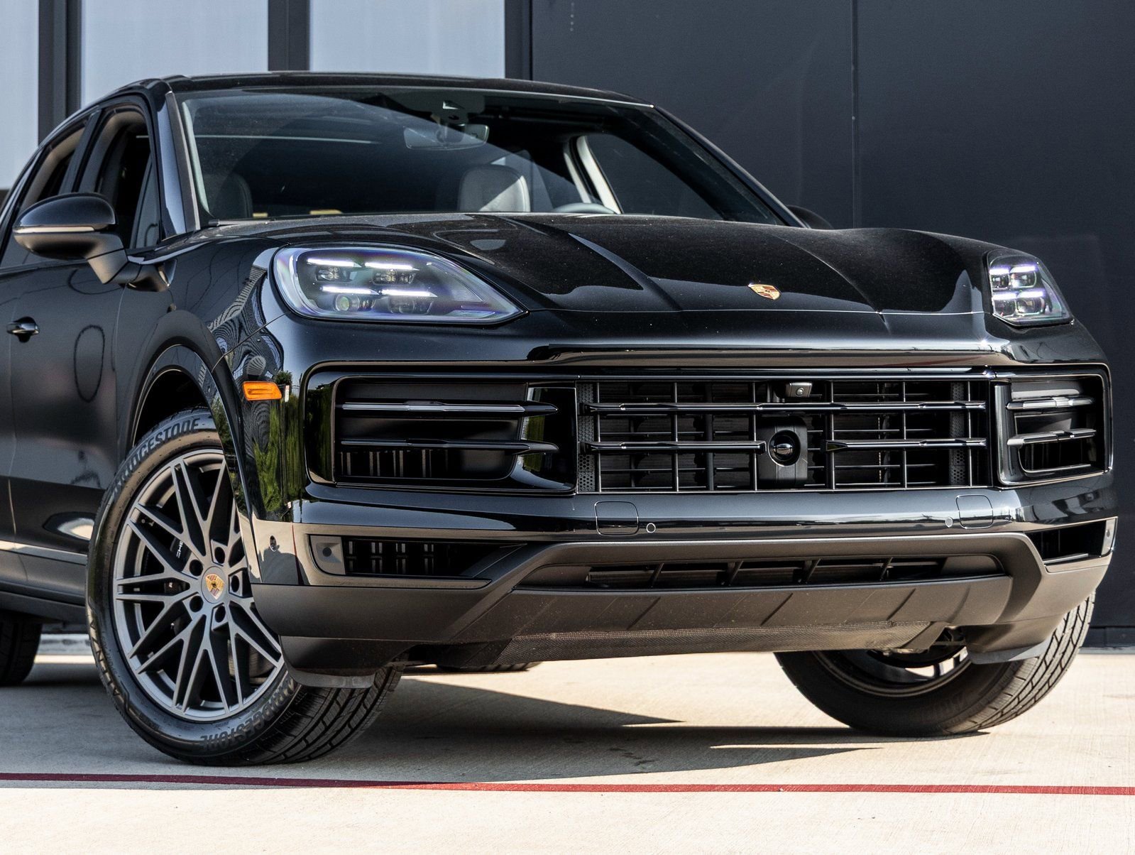 Certified 2025 Porsche Cayenne image 9