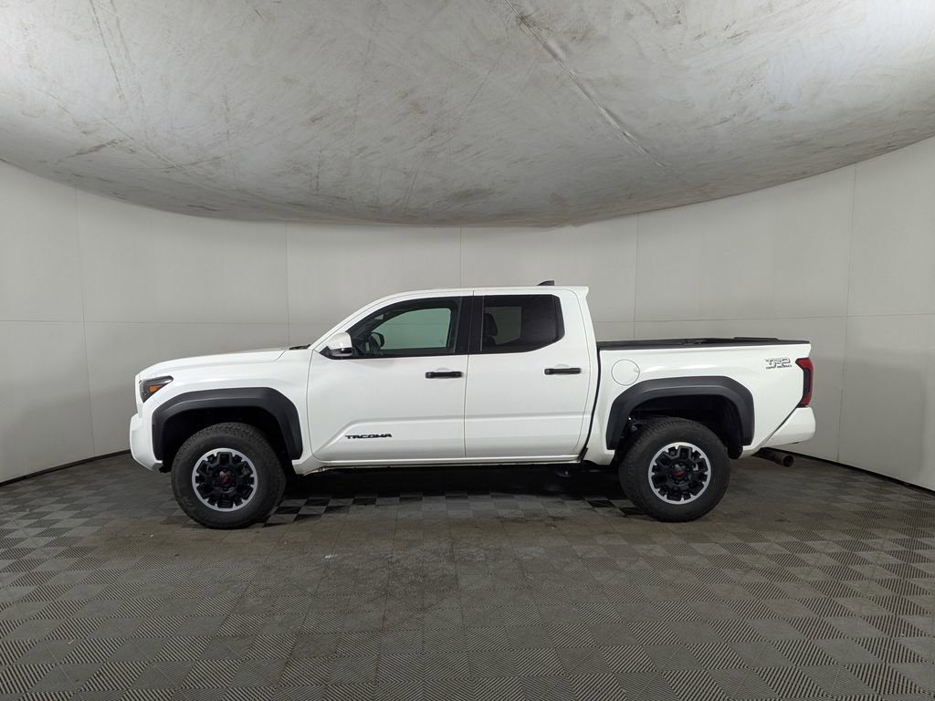Used 2024 Toyota Tacoma TRD Off-Road image 3